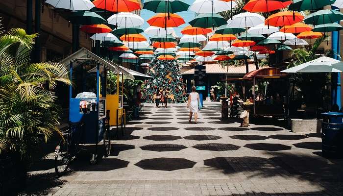 Shopping mania in Port Louis