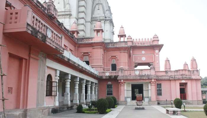 Kashi Vishwanath Mandir- one of the 12 Jyotirlingas