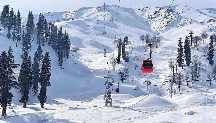 Skiing At Gulmarg, things to do in srinagar