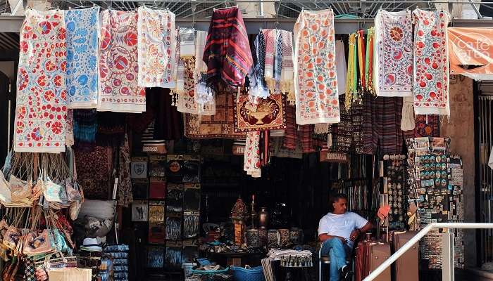 Sojati Gate Market is one of the best places for shopping in Rajasthan