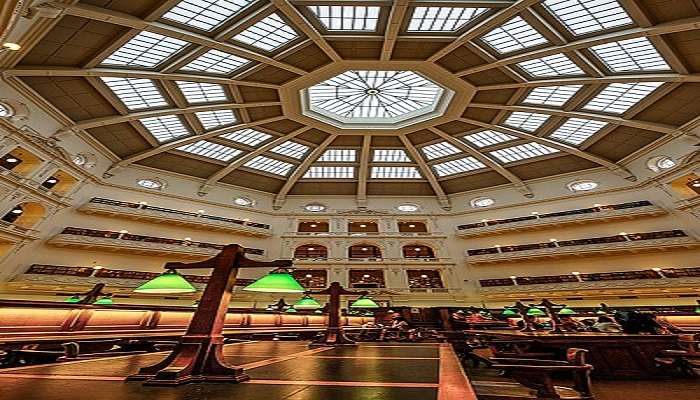 State Library Victoria, a distinctive wedding venue in Melbourne, Australia, is a haven for book worm couples 