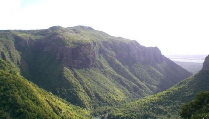 An awesome dinning experience on the Tamarind hills a famous restaurant in Malaysia