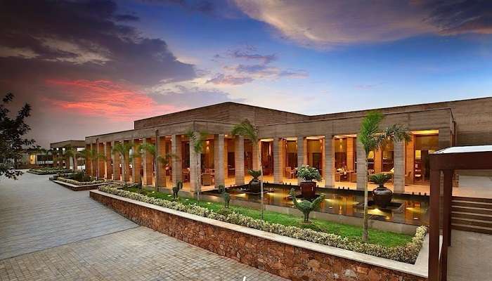 The Lalit Mangar is the best Gurgaon wedding venue  