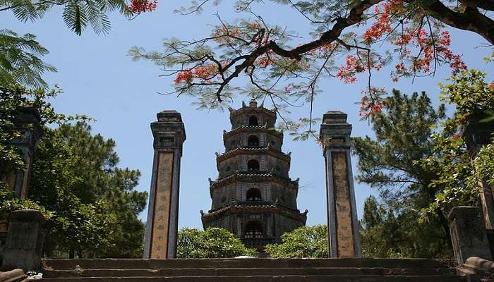 Thien Mu Pagoda - Seek Peace