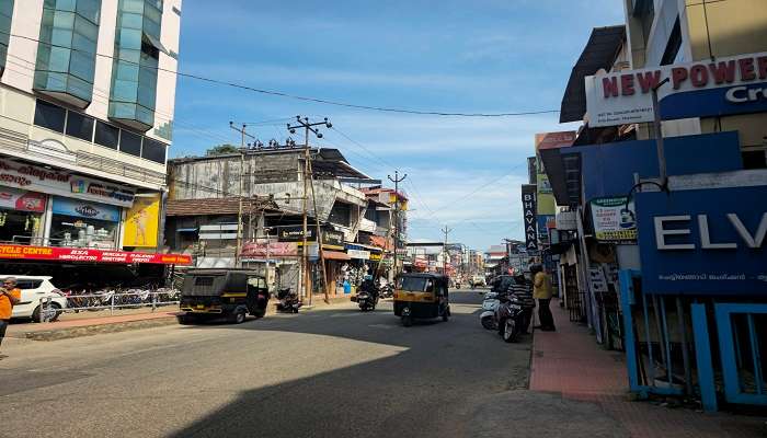 The pleasant streets of Thrissur, amidst other cool places near Guruvayur