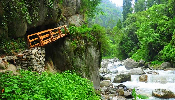 Tirthan valley, one day places to visit near delhi