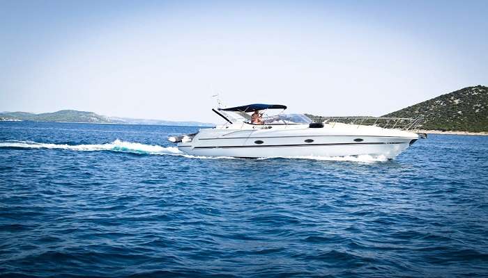 Boating is one of the top best things to do this Valentine's Day in New Zealand