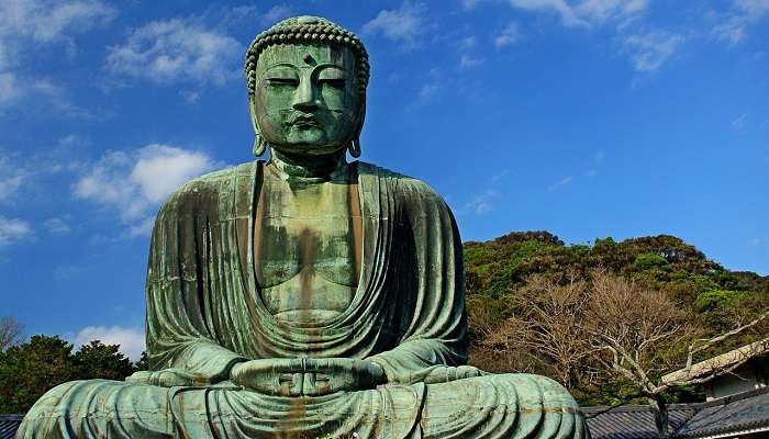 A statue of Buddha