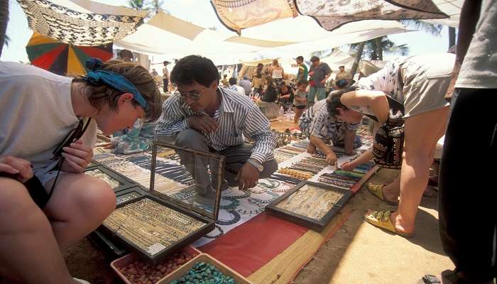 noisy flea markets