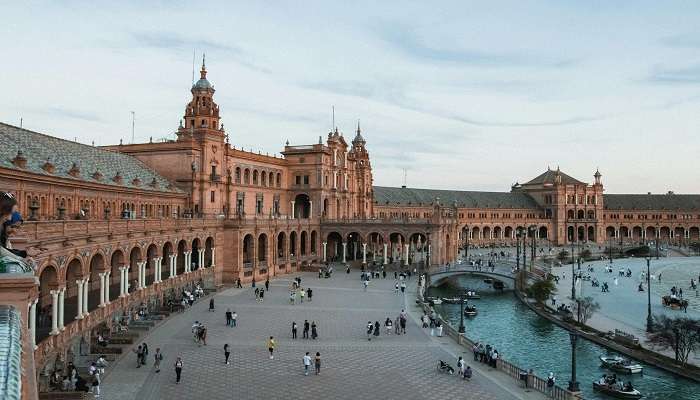 The walking routes are definitely one of the best ways to explore Seville