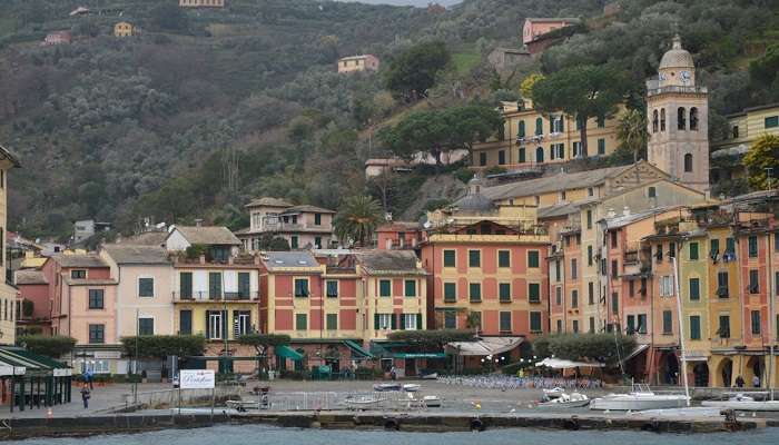 Complete your luxuary shopping in the streets of Portofino