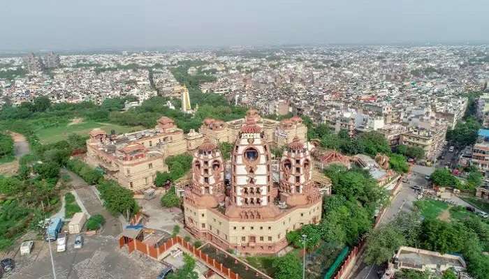 इस्कॉन मंदिर, दिल्ली के सबसे प्राचीन स्थानों में से एक है