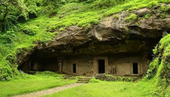 एलीफैंटा केव्स, मुंबई में घूमने के लिए सबसे अच्छी जगहों में से एक है