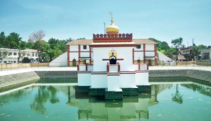 ओंकारेश्र्वर मंदिर कूर्ग आकर्षक स्थल का खूबसूरत मंदिर है
