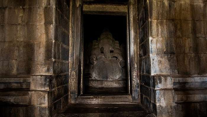 कदलेकलु गणेश हम्पी भारत आकर्षक स्थल में घूमने के लिए सबसे अच्छी जगह है