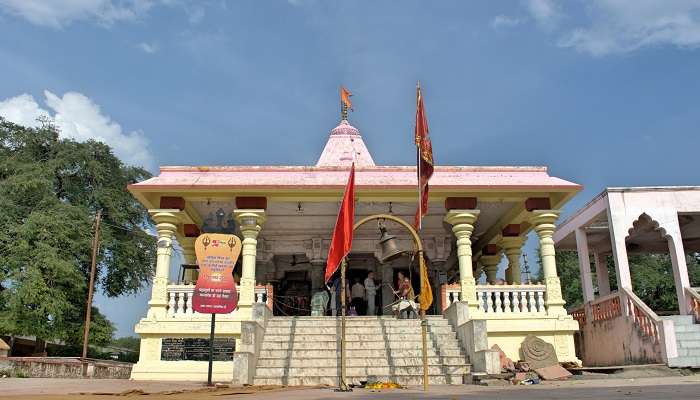 यह मंदिर उज्जैन के दर्शनीय स्थल में से एक है