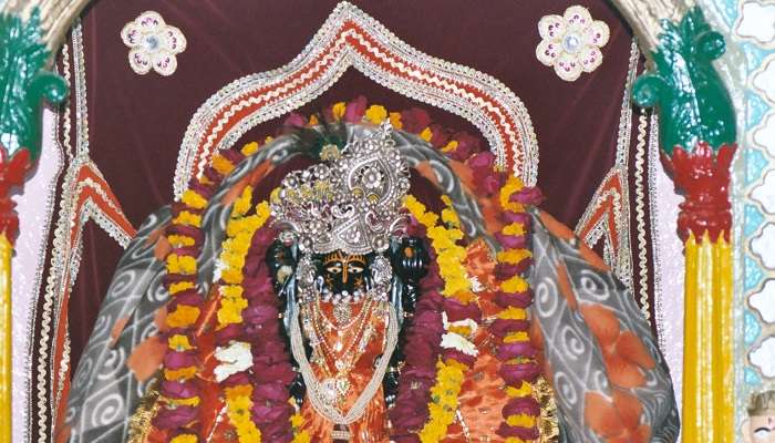 केशव देव मंदिर मथुरा के मंदिर में यह ऐतिहासिक स्थान है 