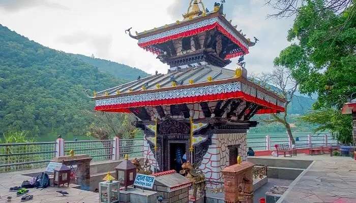 पोखरा दर्शनीय स्थल में ताल बराही मंदिर सबसे खूबसूरत जगह है