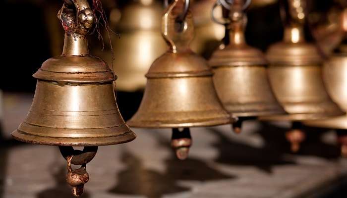 हरिद्वार के दर्शनीय स्थल में से एक दूधाधारी बर्फानी मंदिर है