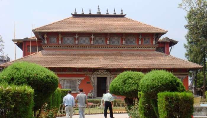 नेपाल का राष्ट्रीय संग्रहालय नेपाल दर्शनीय स्थल में से एक है