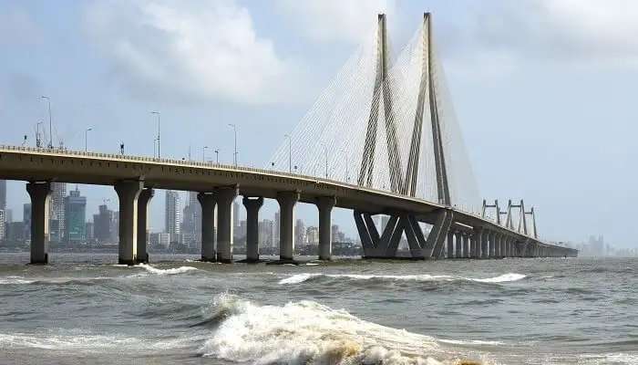 बांद्रा वर्ली सी लिंक, मुंबई के पर्यटन स्थल में से एक है