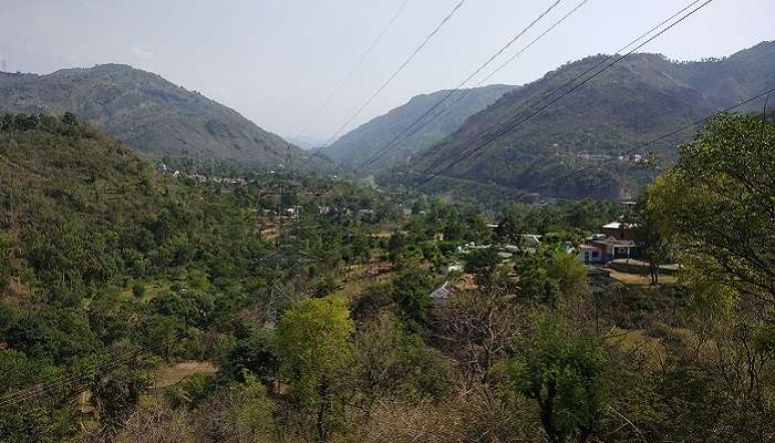 बिलासपुर हिमाचल प्रदेश के पर्यटन स्थल में लोकप्रिय स्थान है