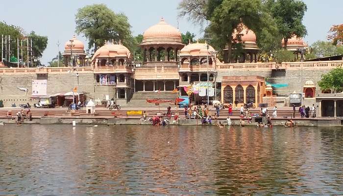 राम घाट उज्जैन में घूमने के लिए एक महत्वपूर्ण स्थल है
