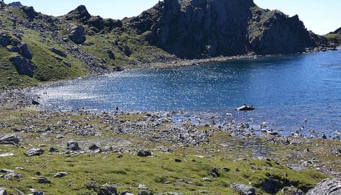 लैंगटैंग नेशनल पार्क नेपाल दर्शनीय स्थल में सबसे प्रसिद्ध है
