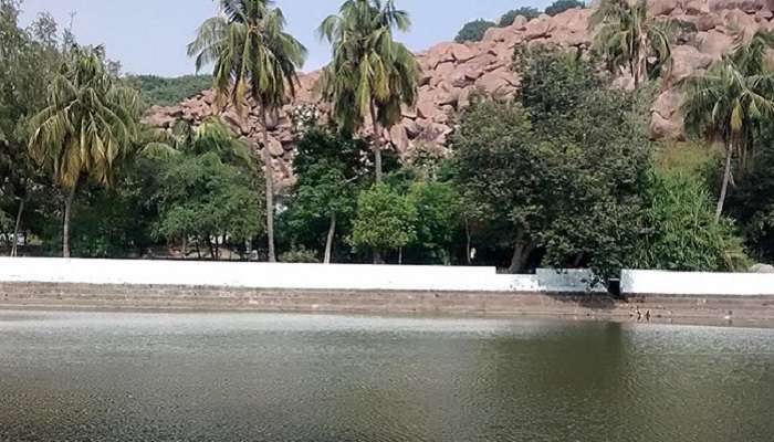 सनापुर हम्पी का सबसे खूबसूरत दर्शनीय स्थल है