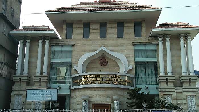 स्वामी विवेकानन्द चैन्नई दर्शनीय स्थल में से एक है
