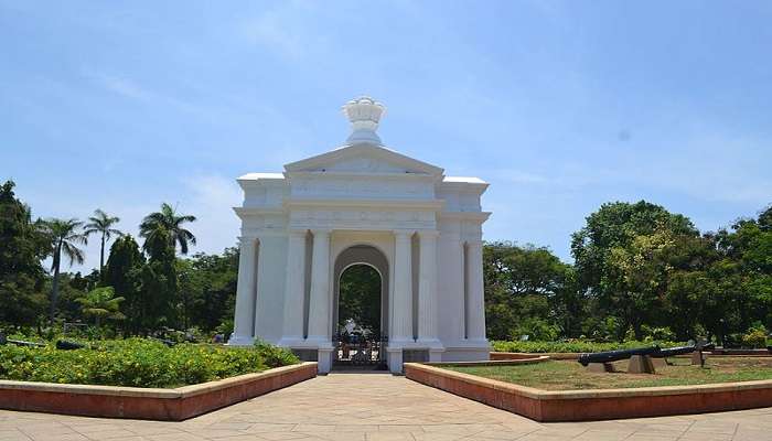 Visit the Bharati Park in Pondicherry