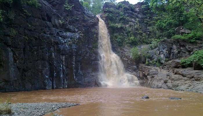 nainai waterfall