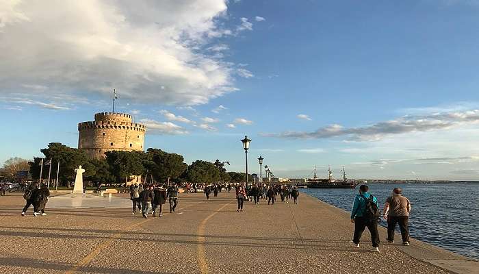 Thessaloniki_Greece_White_tower with few tourist around it in the month of march in greece