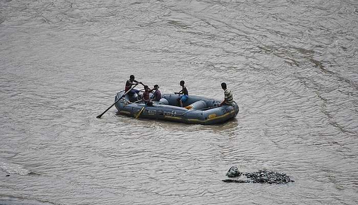 Perfect for the thrill seekers and adrenaline junkies, rafting of Teesta River is a must to do in Sikkim in June