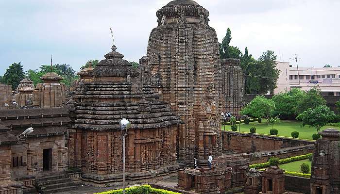 Lingaraj is a religious hindu temple devoted to lord Vishnu and Shiva in Konark.