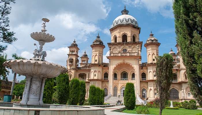 An ancient building of Rampur Raza Library, one of the best tourist places in Moradabad for bibliophiles