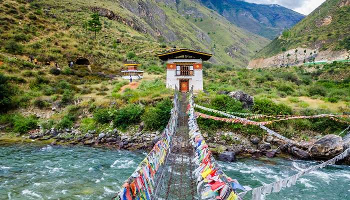 Explorez la magnifique vue de Boutan, L'un des meilleur Lieux à visiter en décembre dans le monde