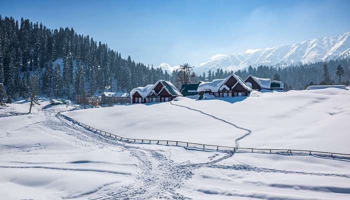 gulmarg est la meilleur lieux à visiter en juillet en Inde