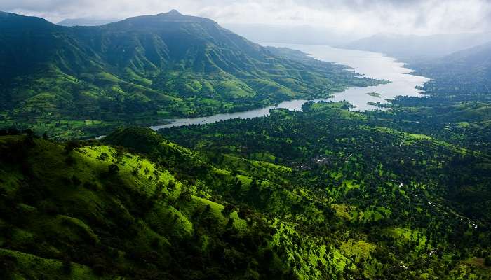 Explorez les montagne verdoyante de Lonavala