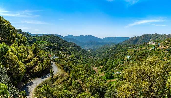 La vue magnifique de Mukteshwar