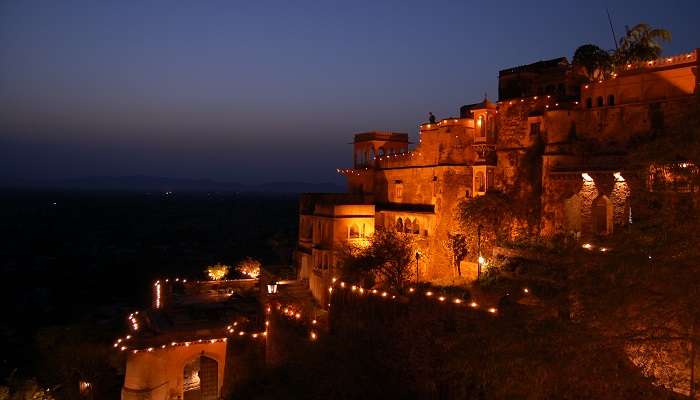 Neemrana Fort est l'un des meilleure lieux à visiter en septembre en Inde