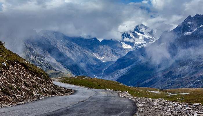 scenic views at Rohtang Pass