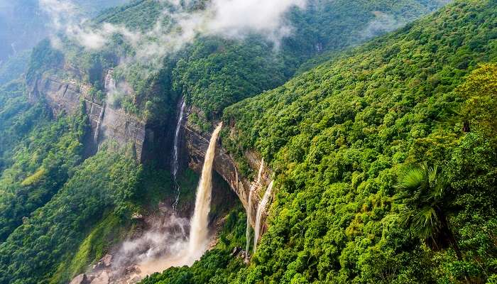 La vue magnifique de Shillong, c'est l'un des meilleur lieux à visiter en Inde en été