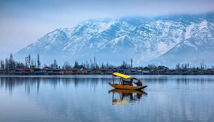 la belle vue sur le lac Dal, l'un des meilleiur lieux à visiter en septembre en Inde