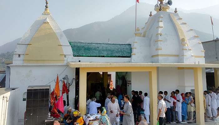 Seek blessings at Sudh Mahadev Temple which is one of the best places to visit in Udhampur