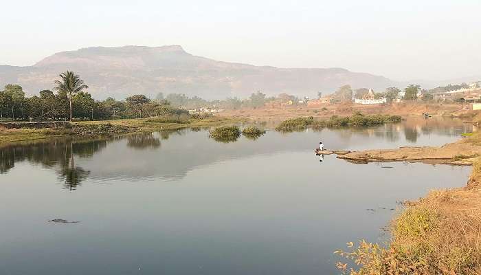 Relax your senses with the serene views of Ulhas River which is one of the top places to visit in Ulhasnagar