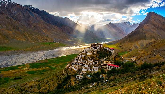 Explorez le Vallee de Spiti, c'est l'un des meilleur lieux à visiter en juillet en Inde