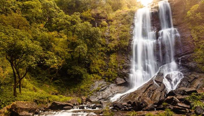 La belle cascades de Chikmaular est l'un des meilleur lieux à visiter à Sakleshpur