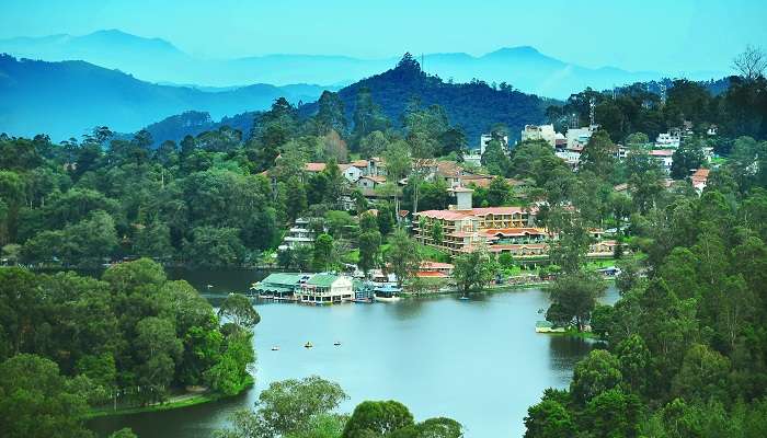 La lac magnifiques de Kodaikanal, C'est l'une des meilleur lieux à visiter en mars en Inde 