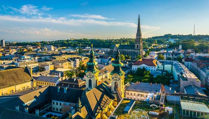 La vue incroyable de la ville de Linz, c'est l'un des meilleur lieux à visiter en Autriche